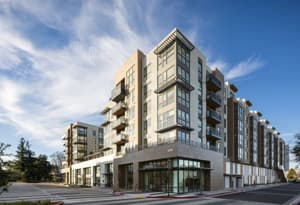Contemporary Commercial Building - Prime Location