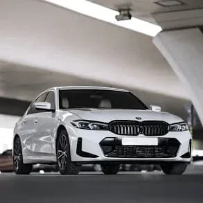 Grey BMW X7 Front Quarter View